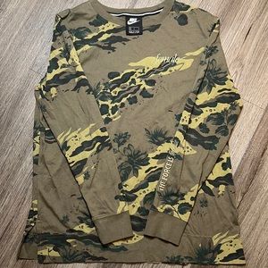 Nike long sleeve force is female t-shirt